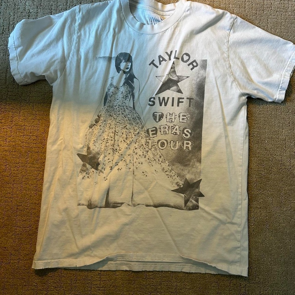 Taylor Swift White Graphic Tee